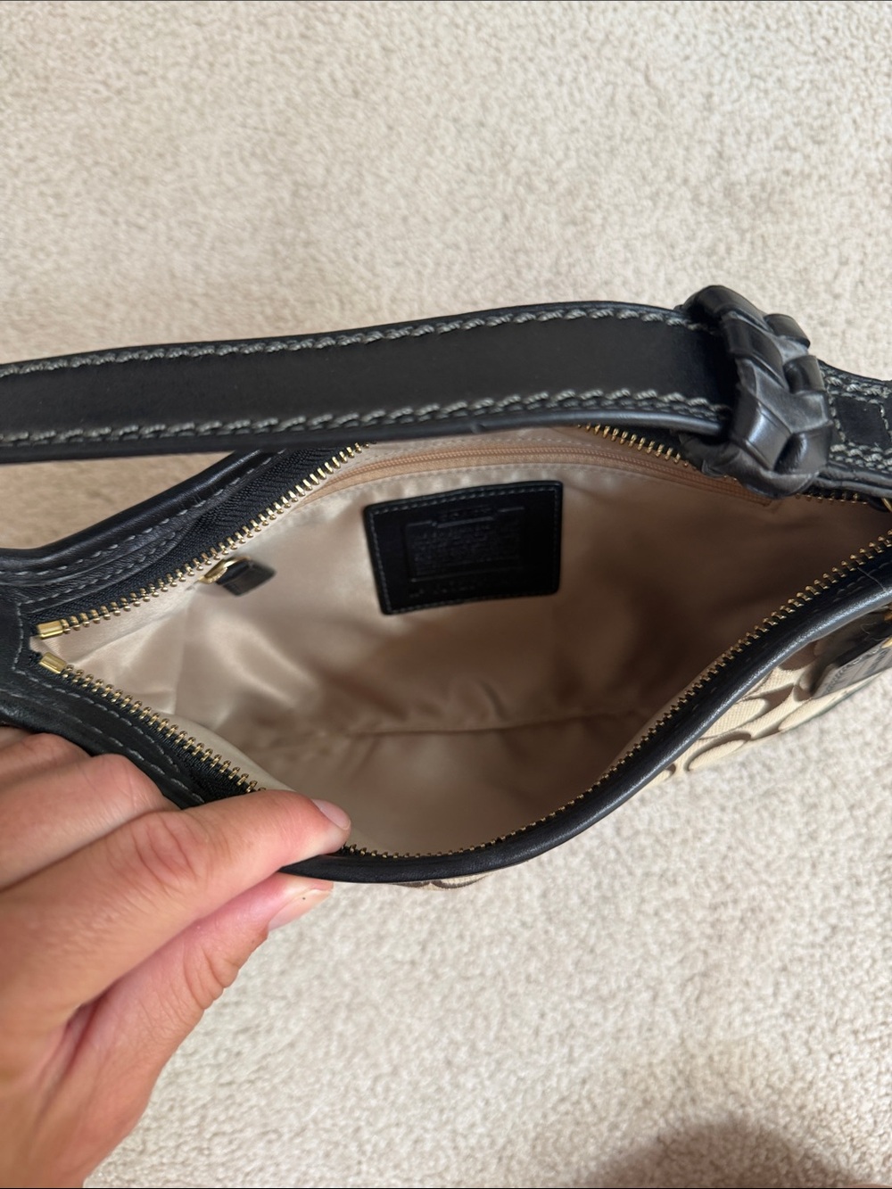 Authentic Coach signature collection purse - Picture 11 of 11